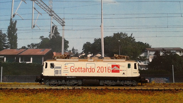 006 Re4-4 Gottardo 2016 redecoree Arnold