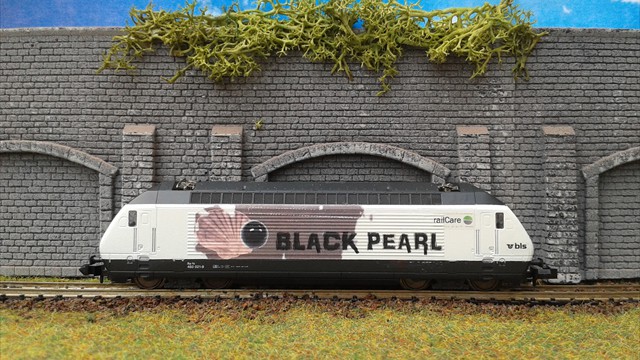 010-Re465 Black Pearl RailCare 16 Minitrix redeco